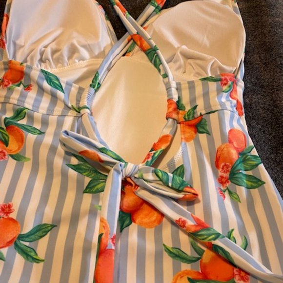 Old Navy One Piece Swimsuit - Picture 2 of 3